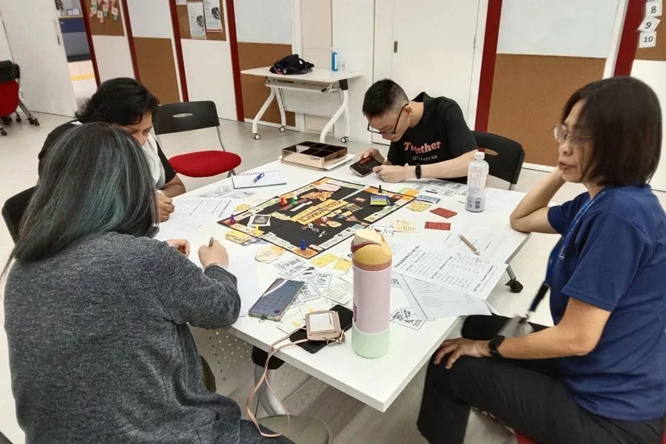 KiaSu-NoMics: Win, Lose, Learn