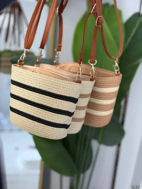 Sac en paille · 0ByJ1cHUA1ZbByUV