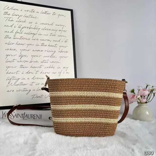 Sac en paille · FXxuwohxlAY8ERNZ