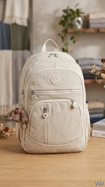 Sac d'école · Dn_YR2_3qJwPvsBM