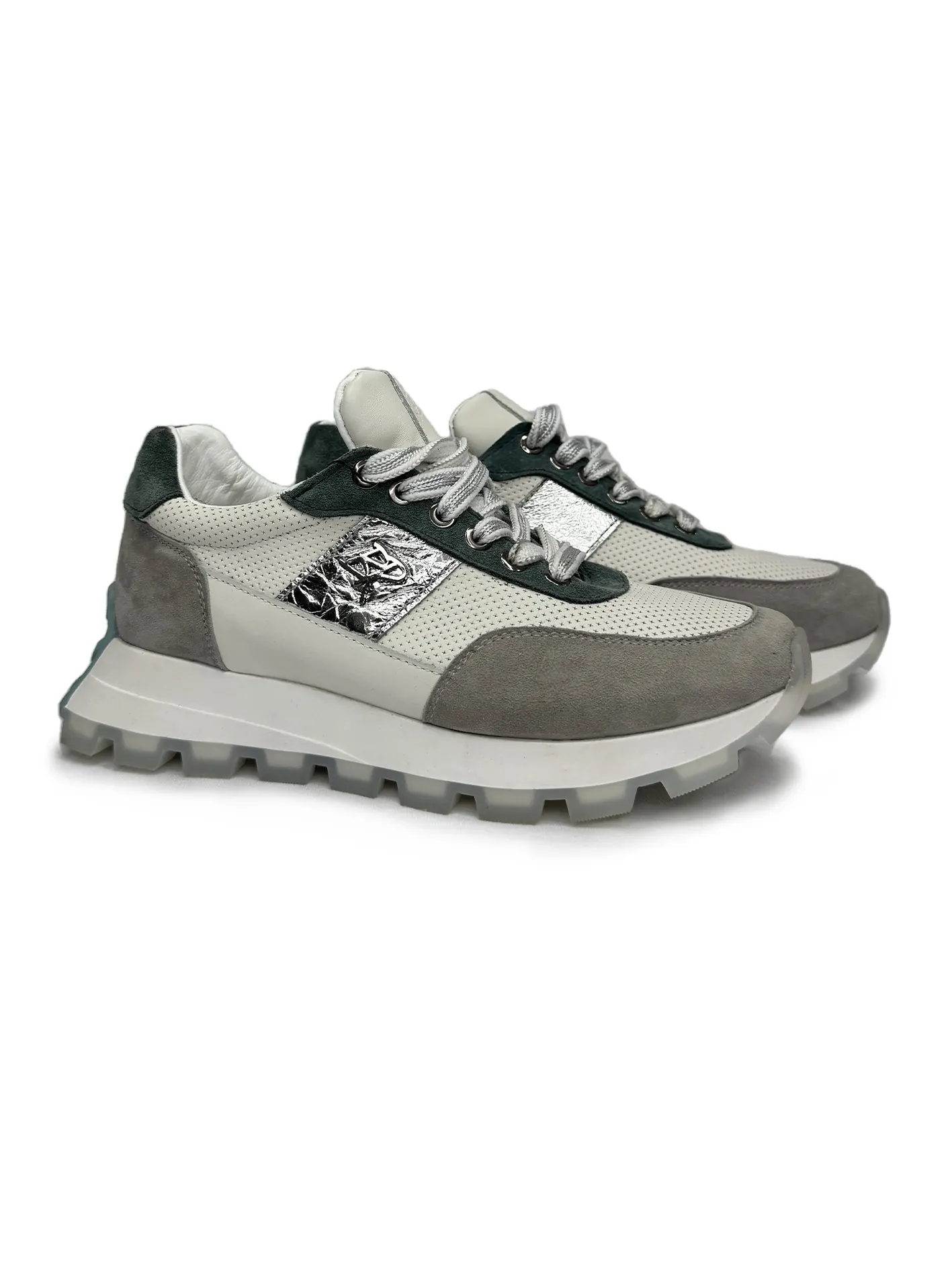 Kožne patike BR sa srebrnim detaljima