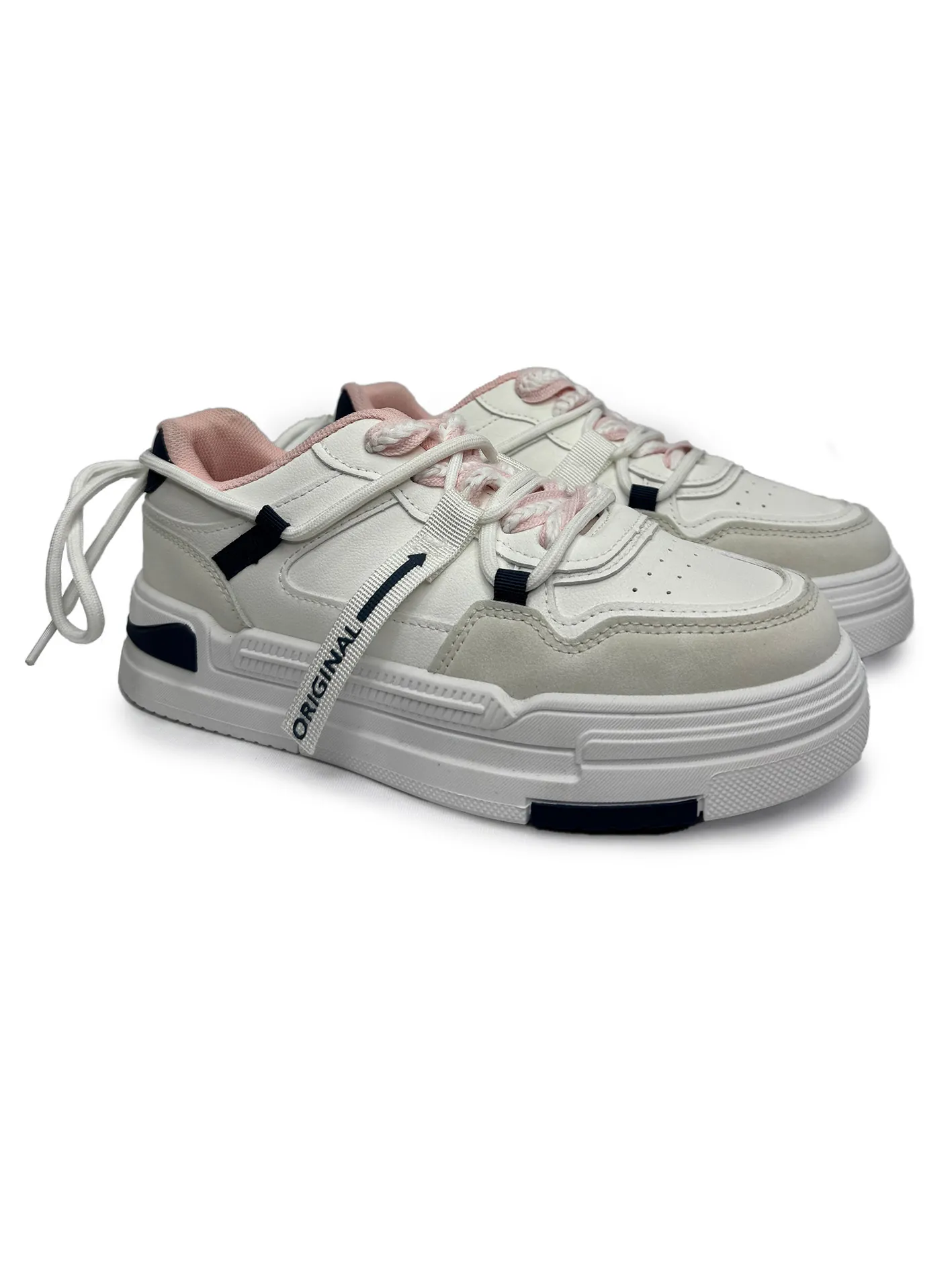 Patike sa pertlom iza