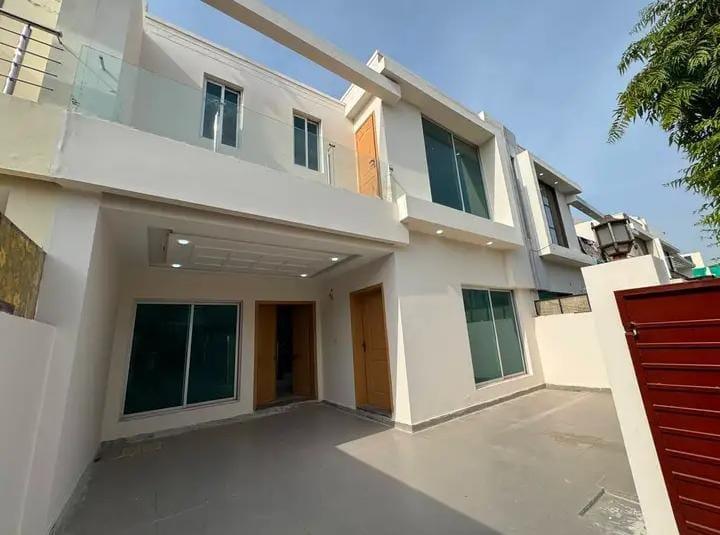 5 Marla Double-Story House for Sale in Manik Block – Near Commercial Market