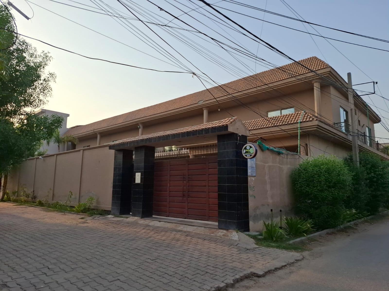 15 Marla House for Sale on Bahadur Road Near NCCIA Office