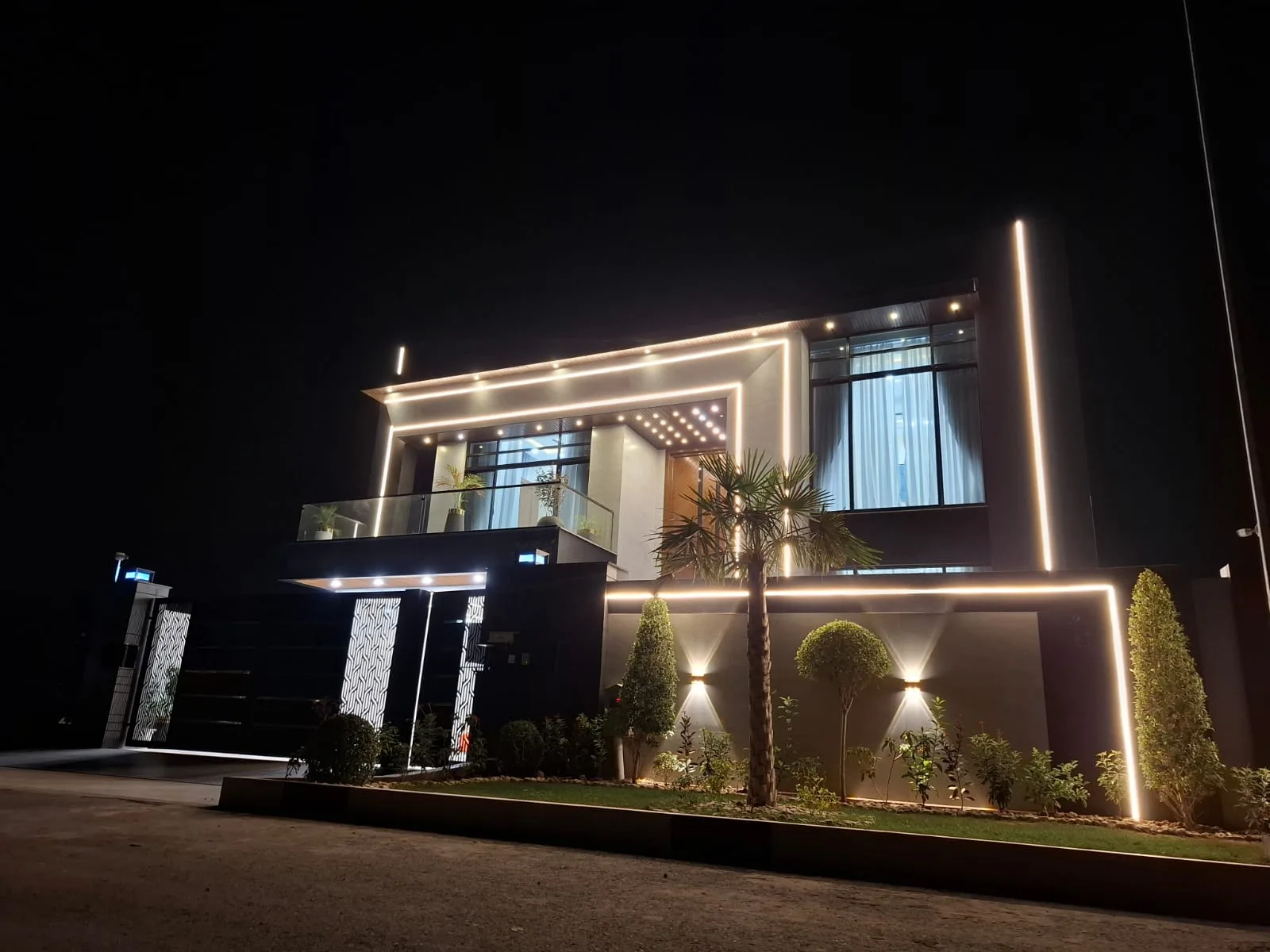 1 Kanal Luxury House for Sale in DHA  Multan Sector-H