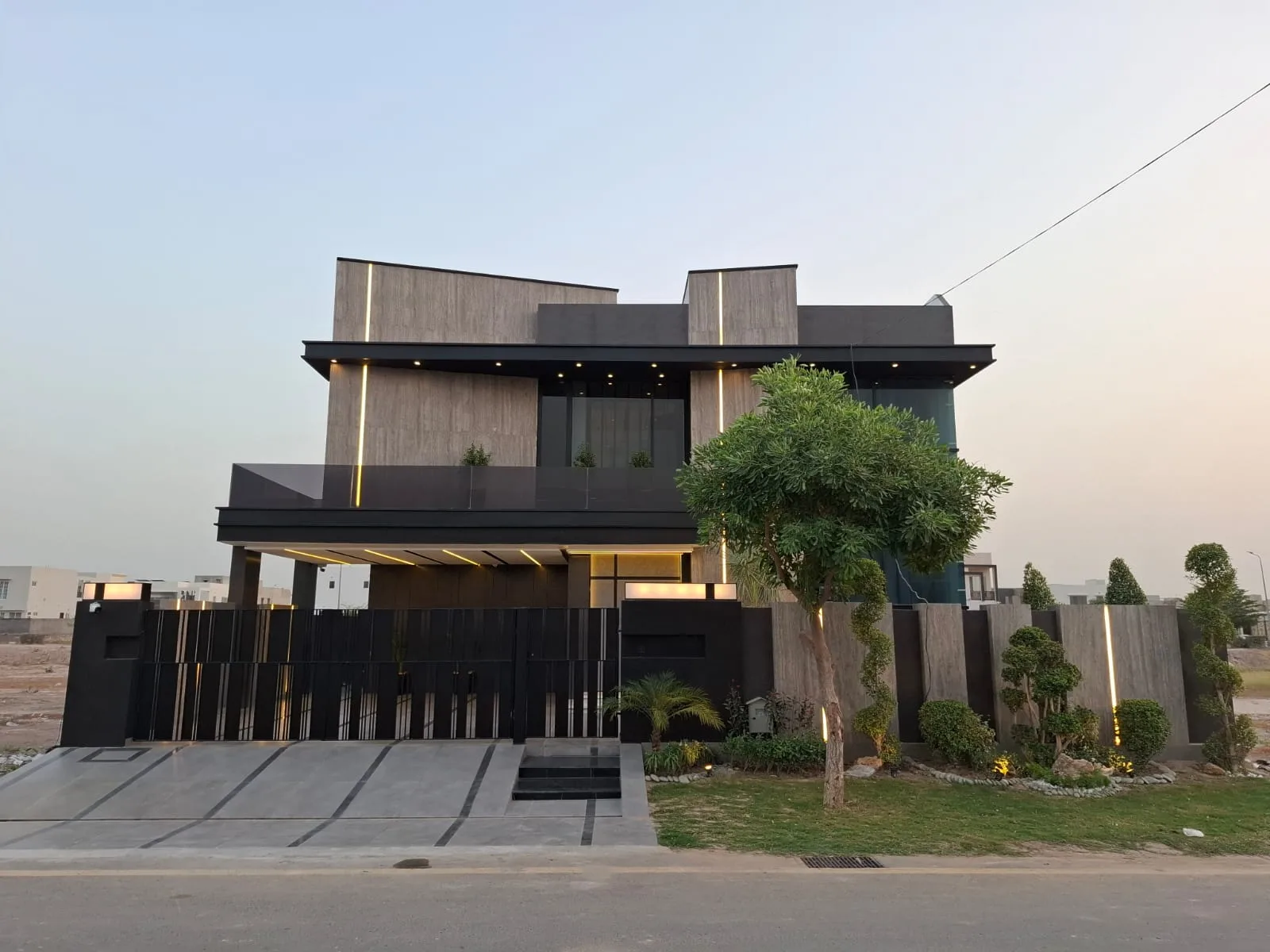 1 Kanal Luxury House for Sale in DHA Multan Sector-M