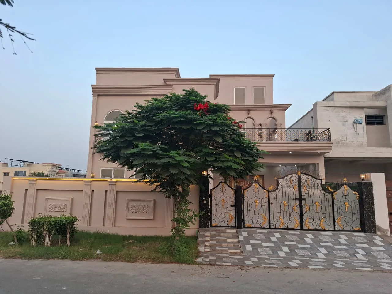 1 Kanal Luxury Double-Storey House for Sale in DHA Multan, Sector M