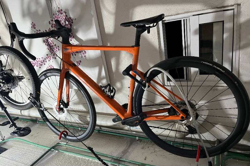 BMC (Bicycle Manufacturing Company) Roadmachine one