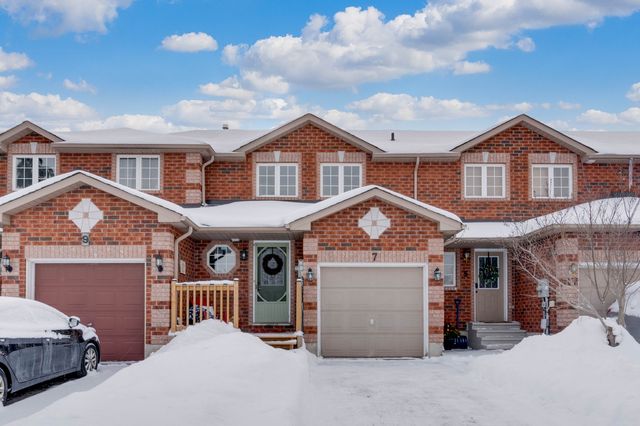 7 Coronation Pkwy-5
