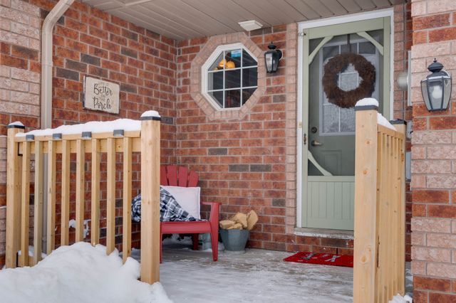 7 Coronation Pkwy-6