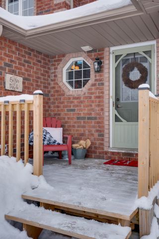 7 Coronation Pkwy-7