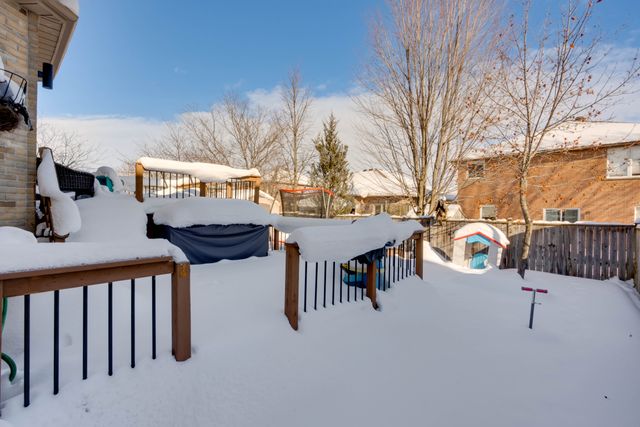 262 Livingstone St E-10