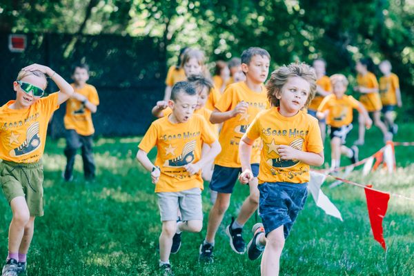 kids runniing