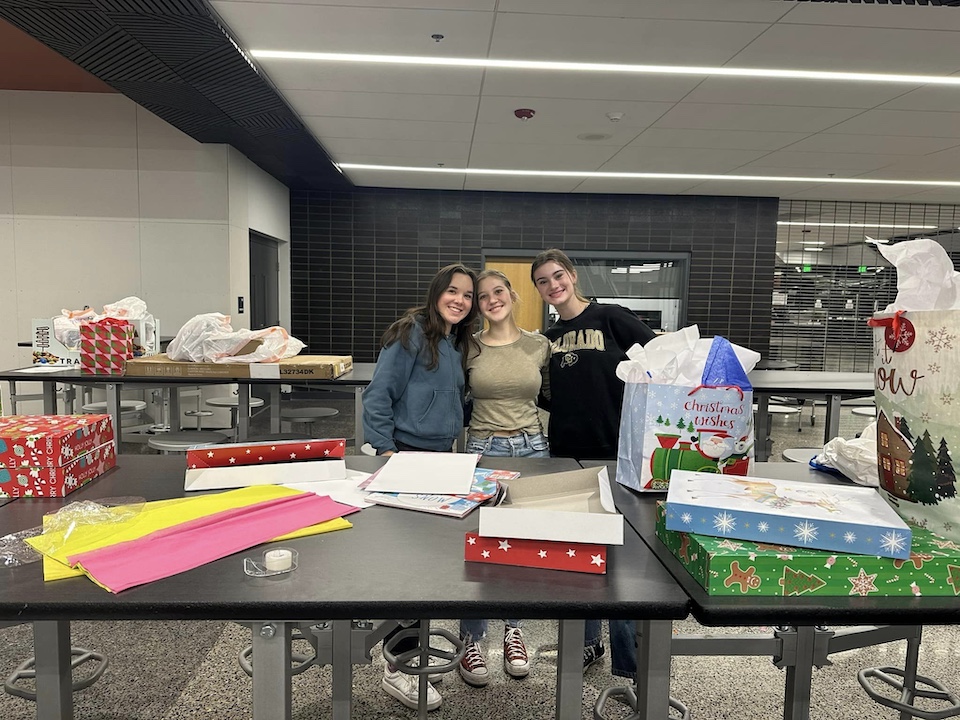 Kids with wrapping paper