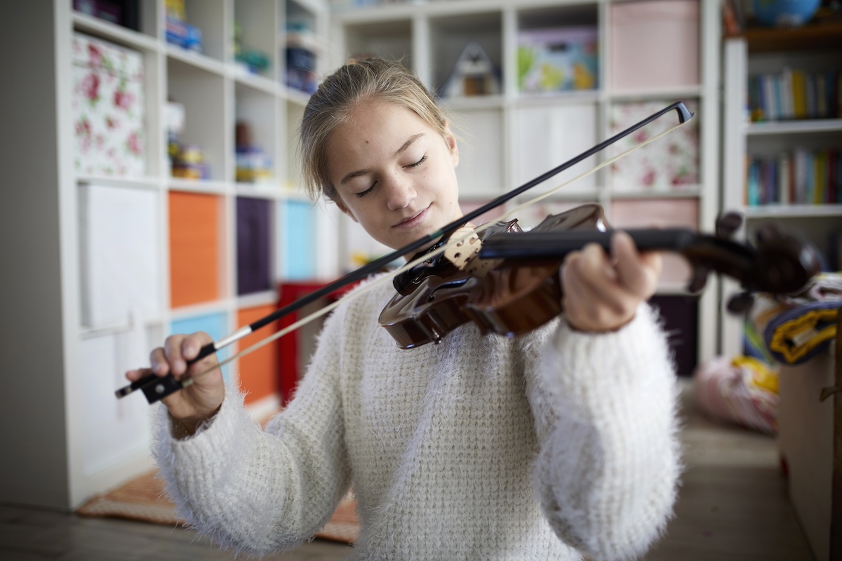 Girl playing violin