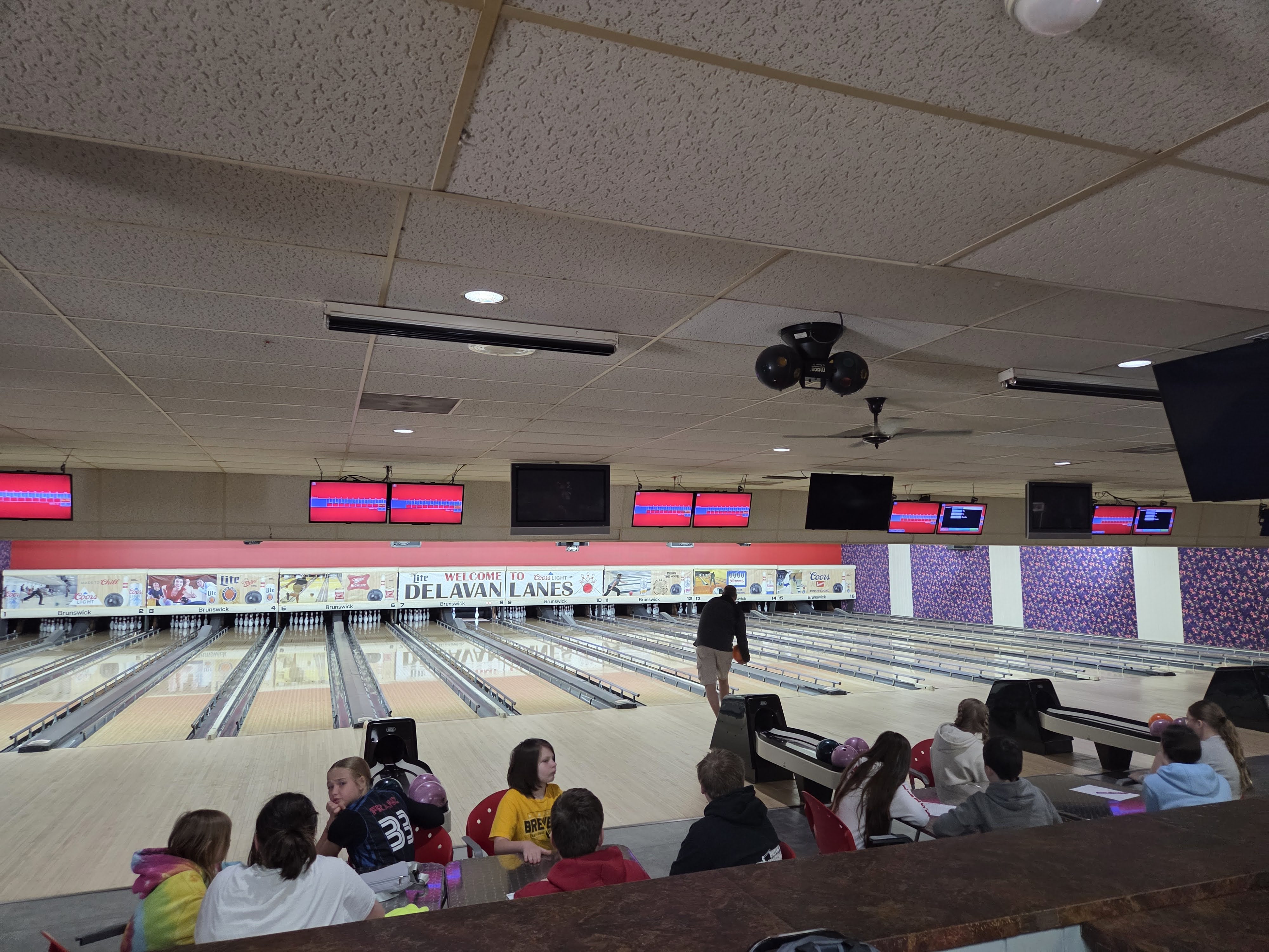 bowling alley 