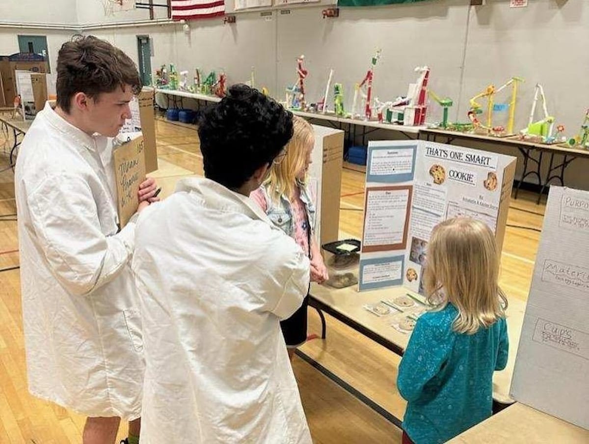 kids doing science