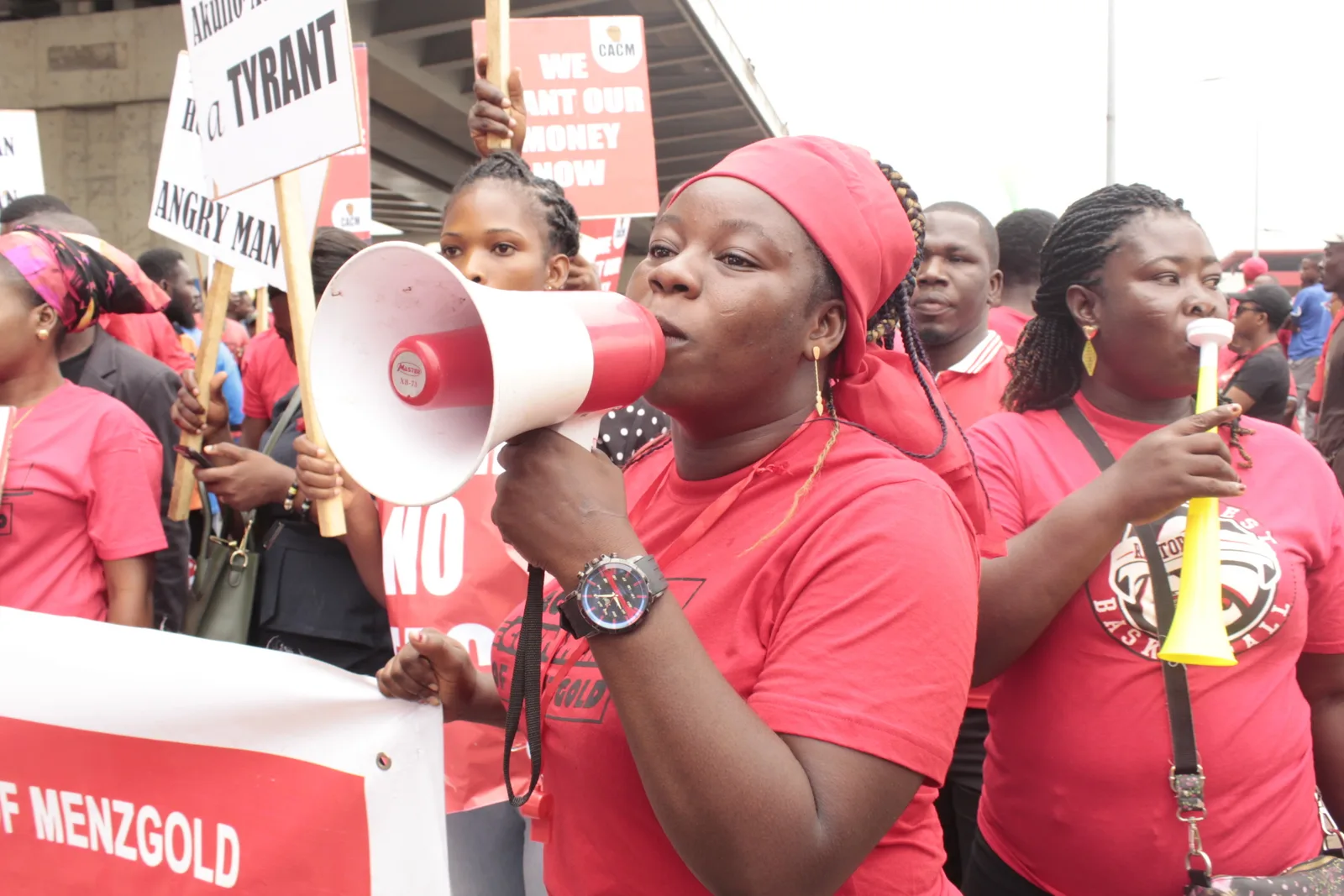 Women protesting against Menzgold in April 2021. (Photo: Fquasie, CC BY-SA 4.0, via Wikimedia Commons)