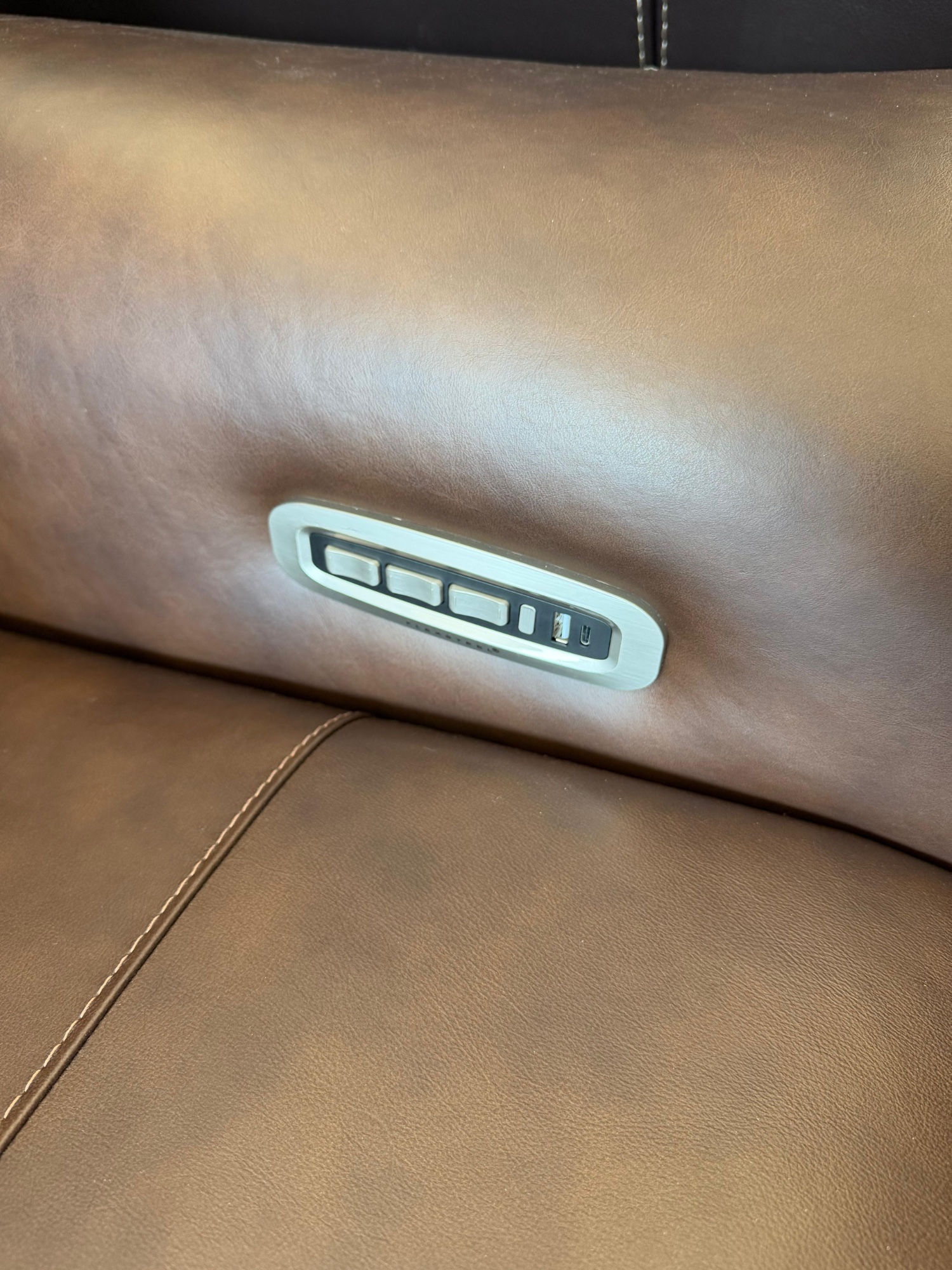 GRIFFIN LEATHER PWR SOFA — photo 3