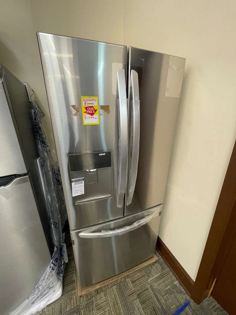 LG 21.8-cu ft French Door Refrigerator with Ice Maker (Stainless Steel) ENERGY STAR