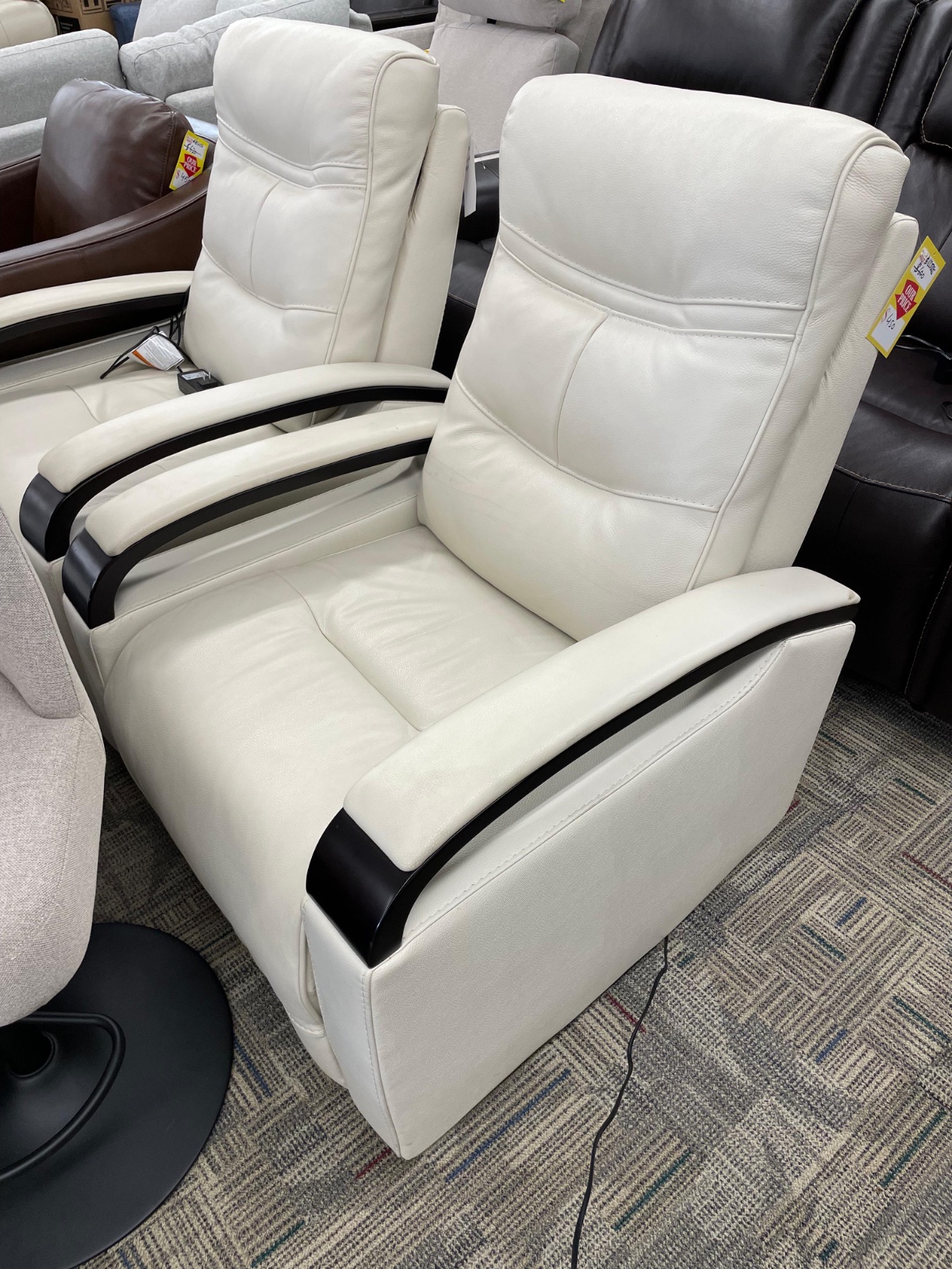 CANMORE RECLINER CREAM