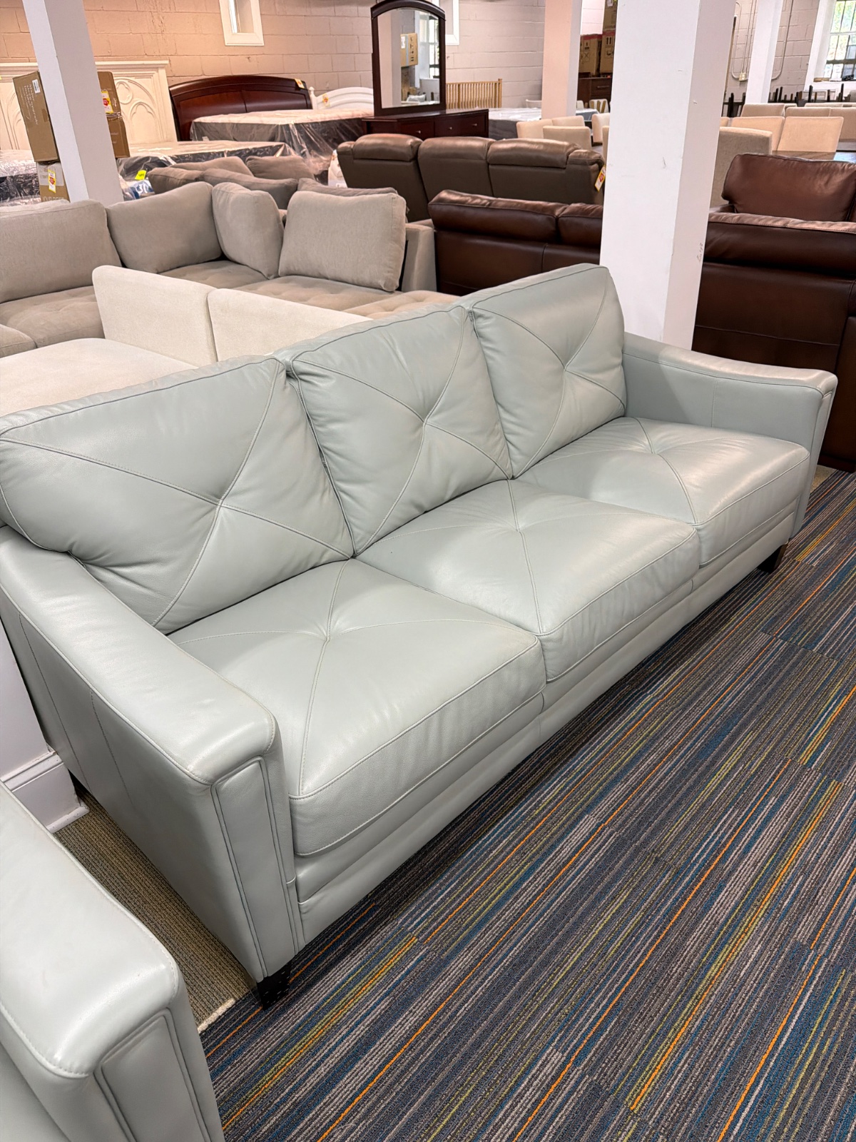 ATMORE LTHR sofa — photo 2