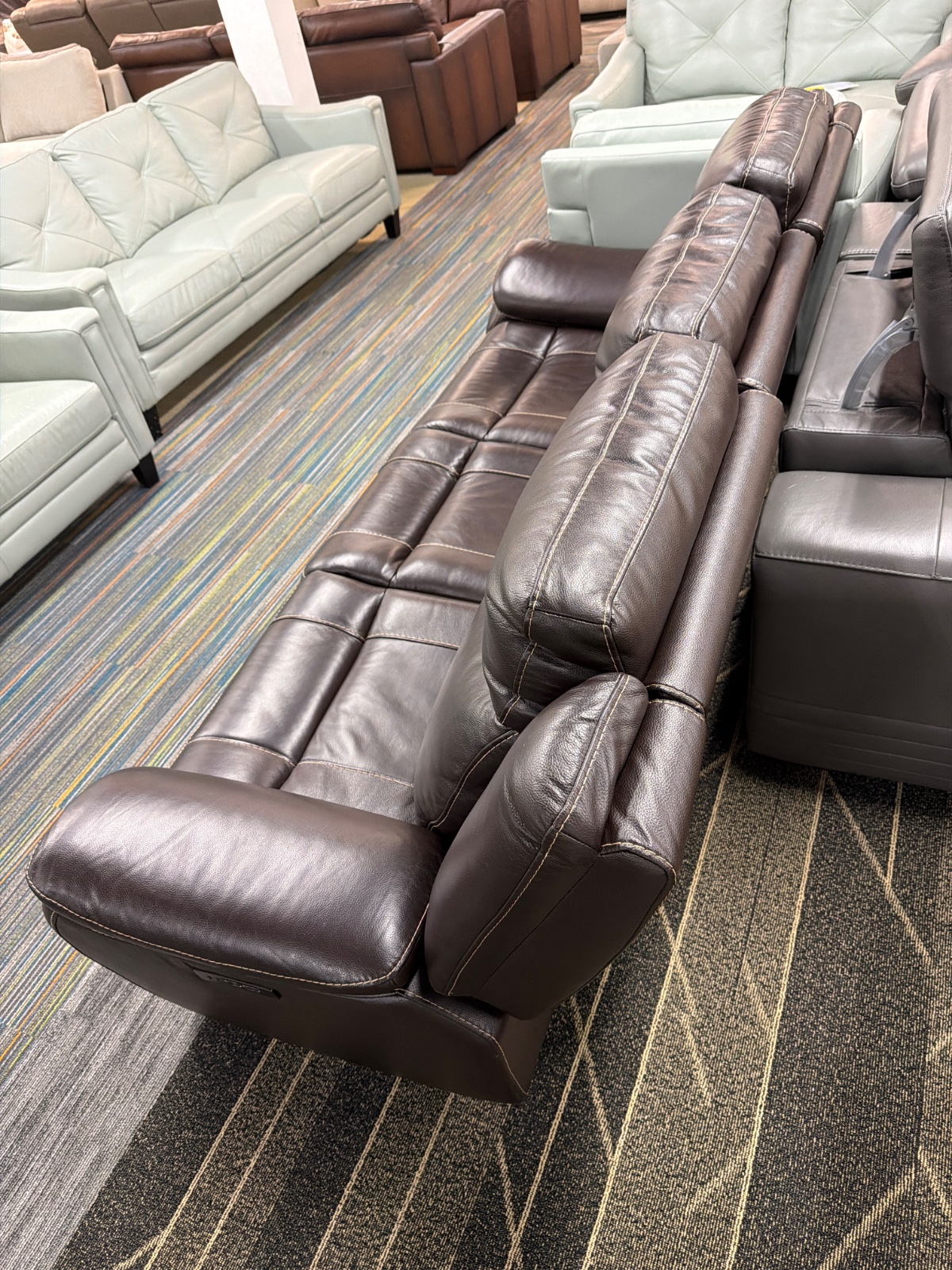 HARVEY LEATHER PWR SOFA — photo 3