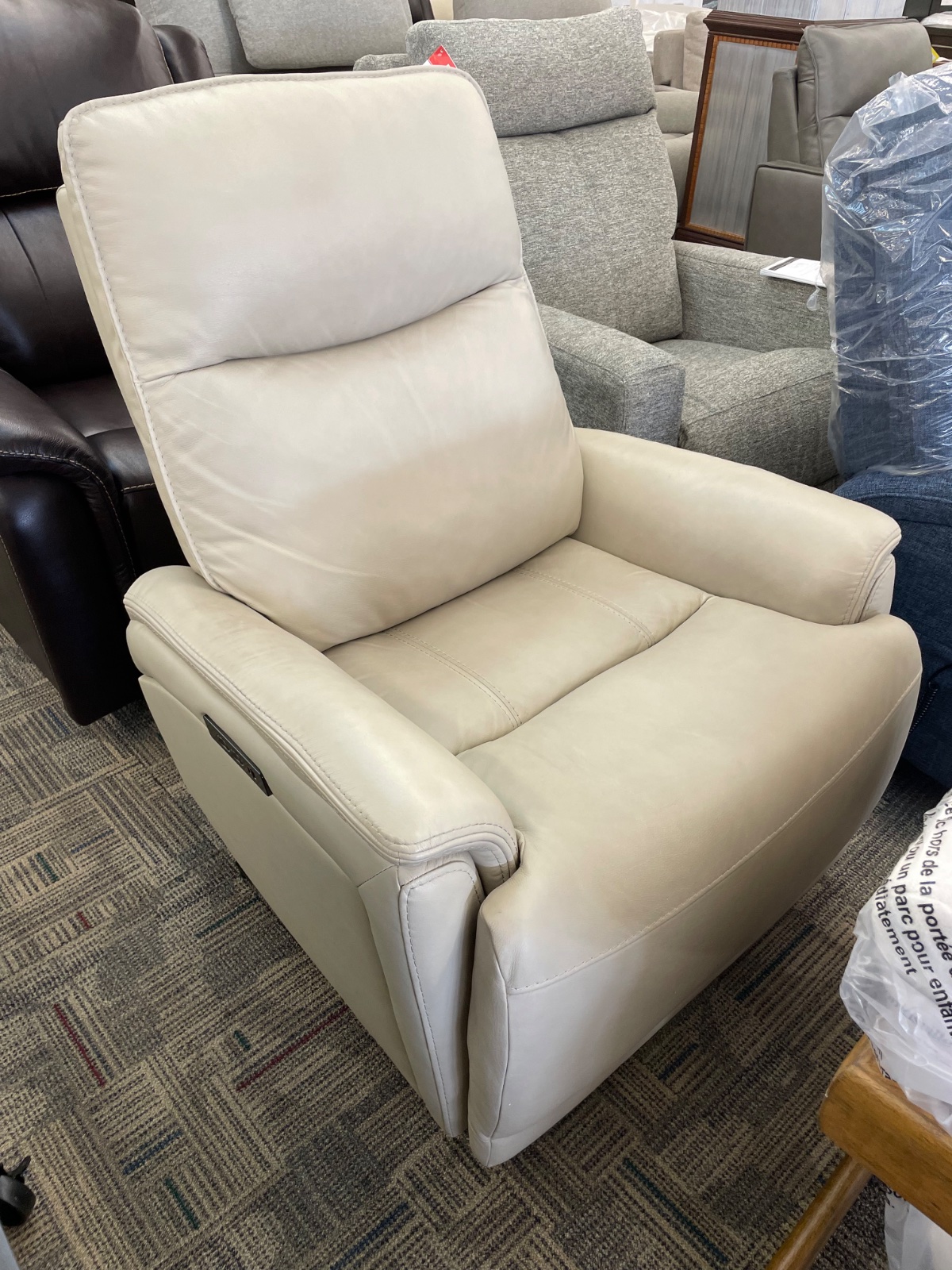 SANDERS POWER RECLINER — photo 2
