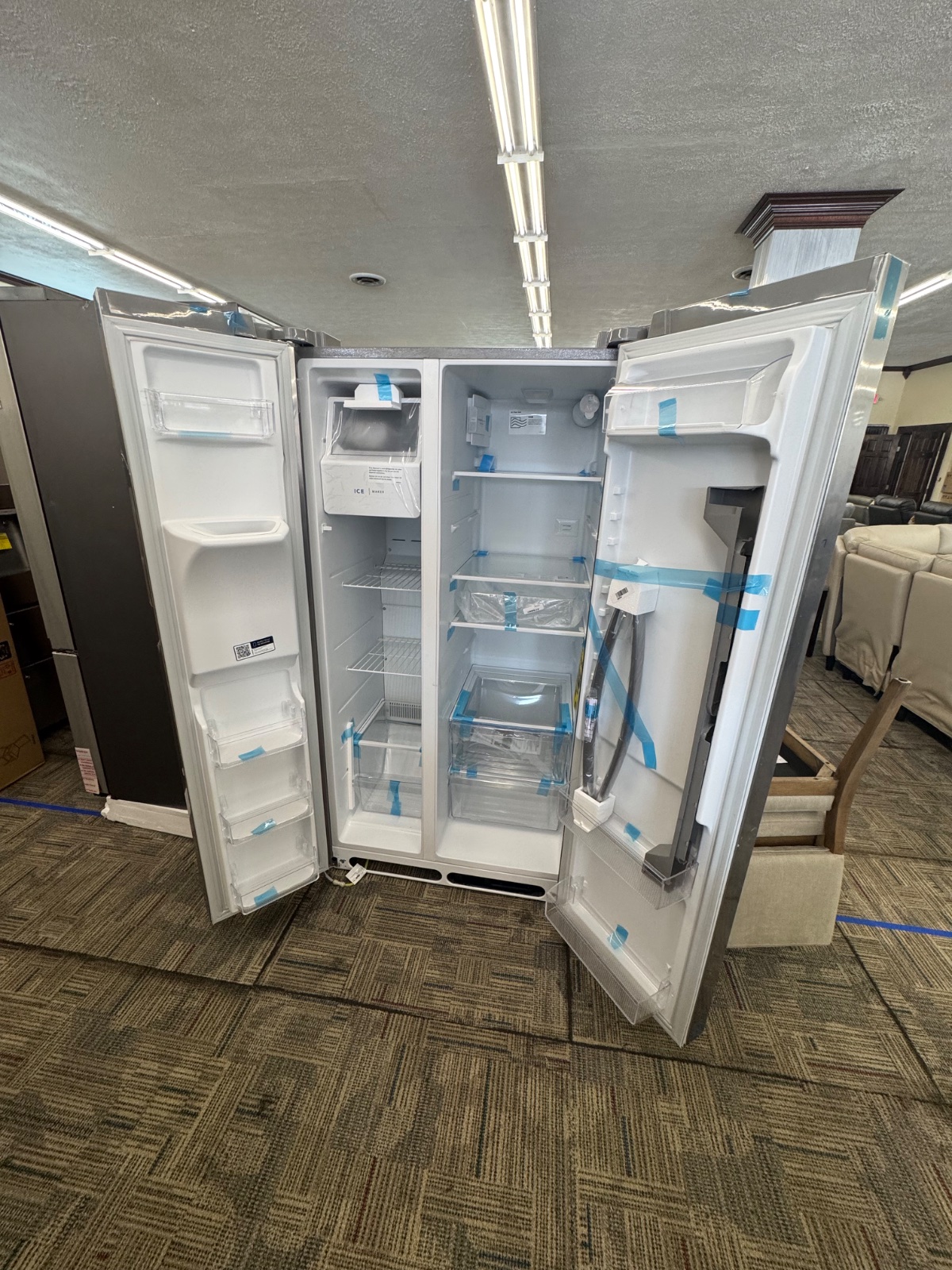 Frigidaire 25.6-cu ft Standard-Depth 36-in Wide Side-by-Side Refrigerator with Ice Maker ,Water and Ice Dispenser ( Fingerprint Resistant Stainless Steel ) ENERGY STAR Certified — photo 2