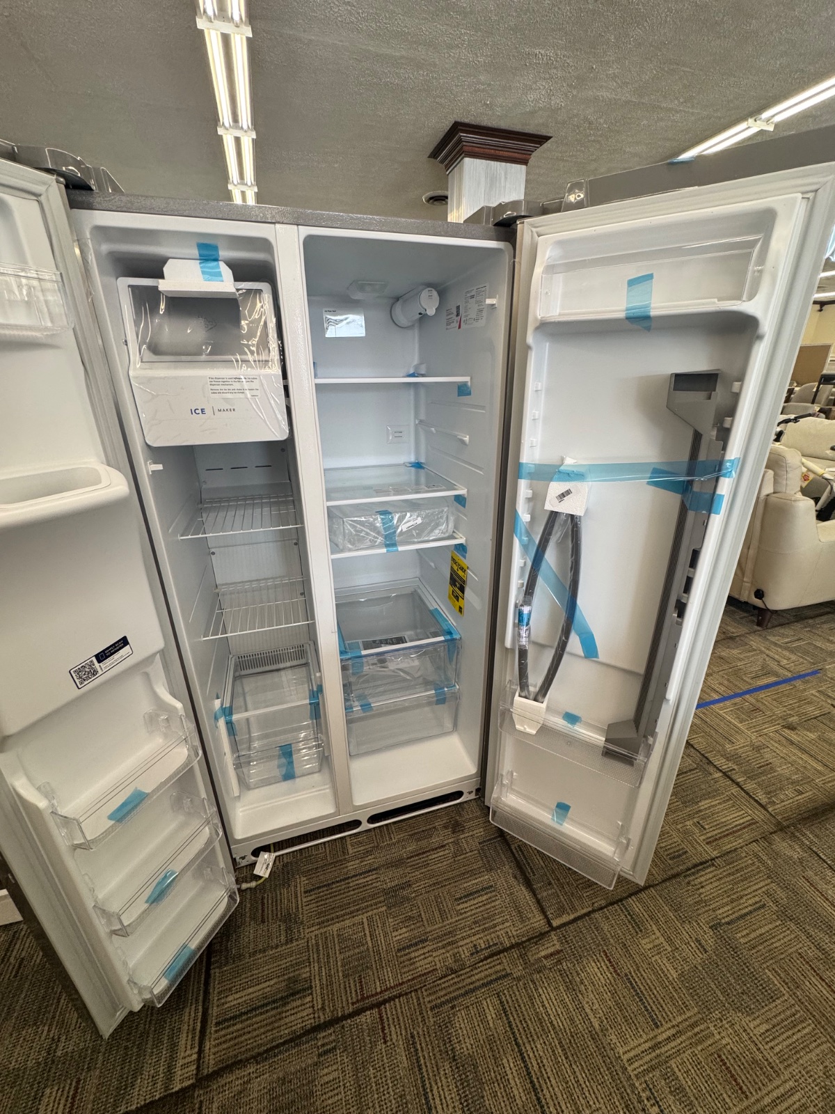 Frigidaire 25.6-cu ft Standard-Depth 36-in Wide Side-by-Side Refrigerator with Ice Maker ,Water and Ice Dispenser ( Fingerprint Resistant Stainless Steel ) ENERGY STAR Certified — photo 3