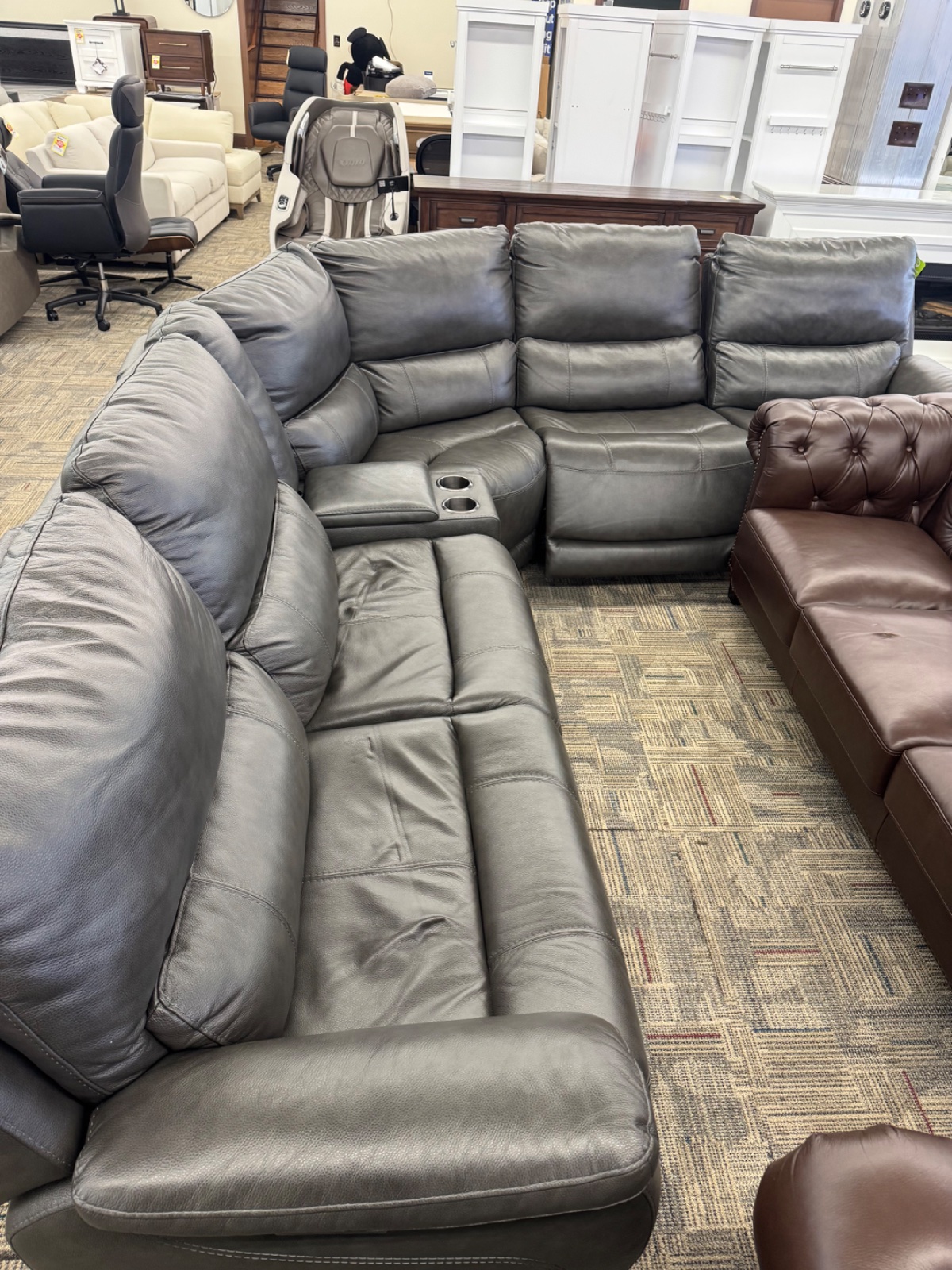 WYLDER LTHR PWR SECTIONAL — photo 2