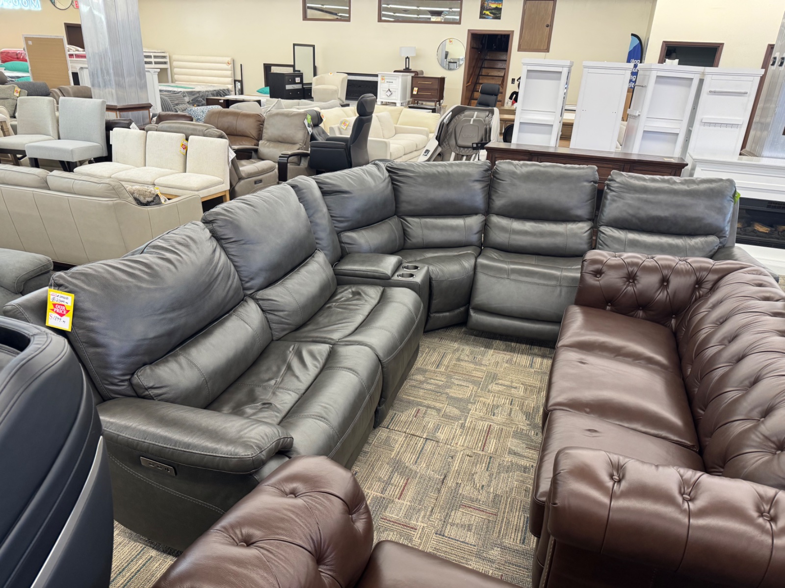 WYLDER LTHR PWR SECTIONAL — photo 3