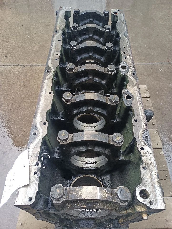 1994 PETERBILT 379 Engine — photo 2