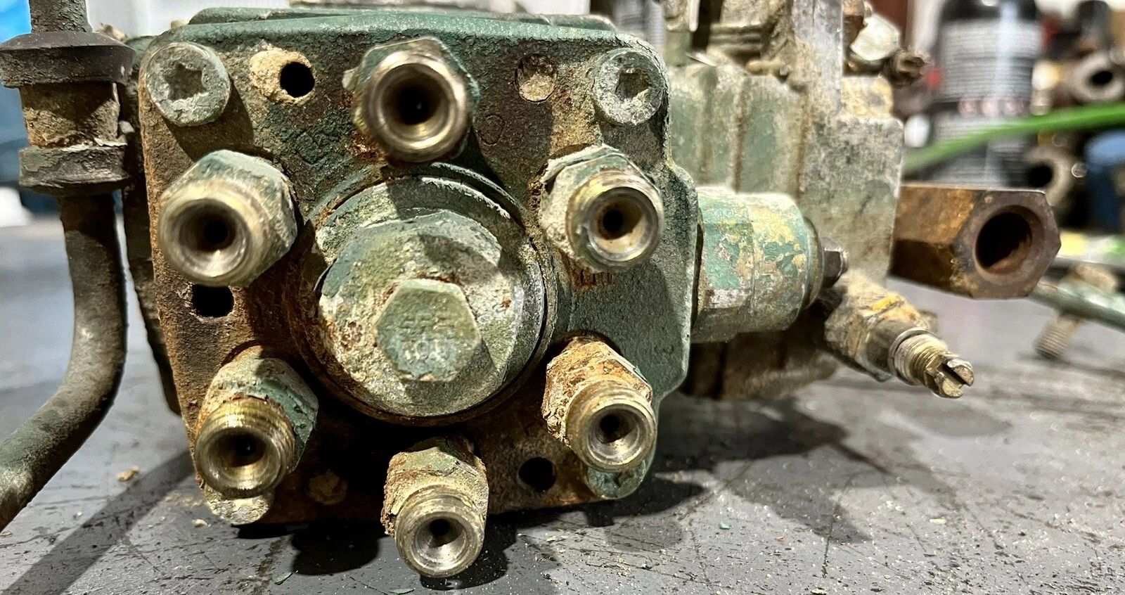 1997 VOLVO TRUCK Penta Diesel fuel injection pump 6 cylinder  — photo 2