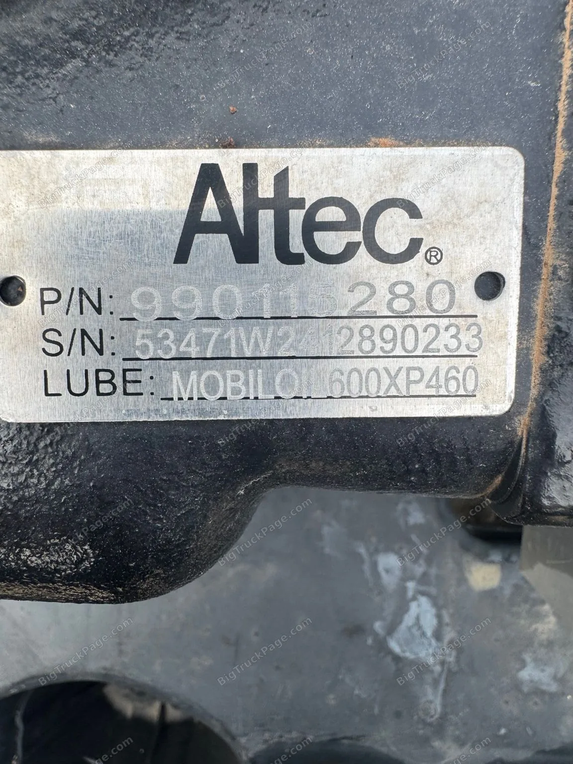 Altec 990115280 Hydraulic Rotation Gearbox Swing Drive Assembly Digger Derrick (used) — photo 8 in Strafford, MO | BigTruckP…