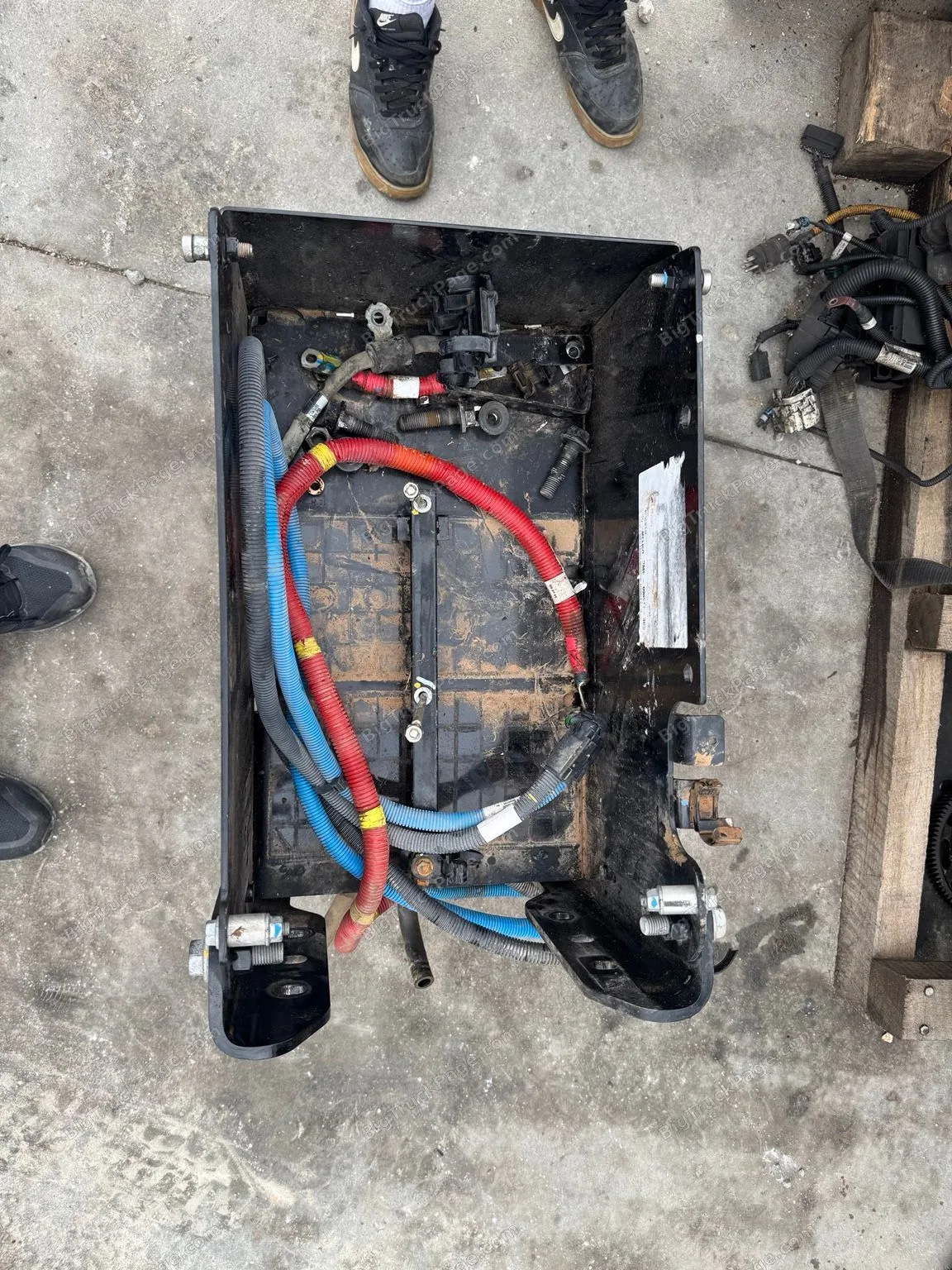 2025 International MV/HV Battery Box & DEF Tank Assembly OEM – Low Mileage – Complete Take-Off (used) — photo 7 in Strafford…