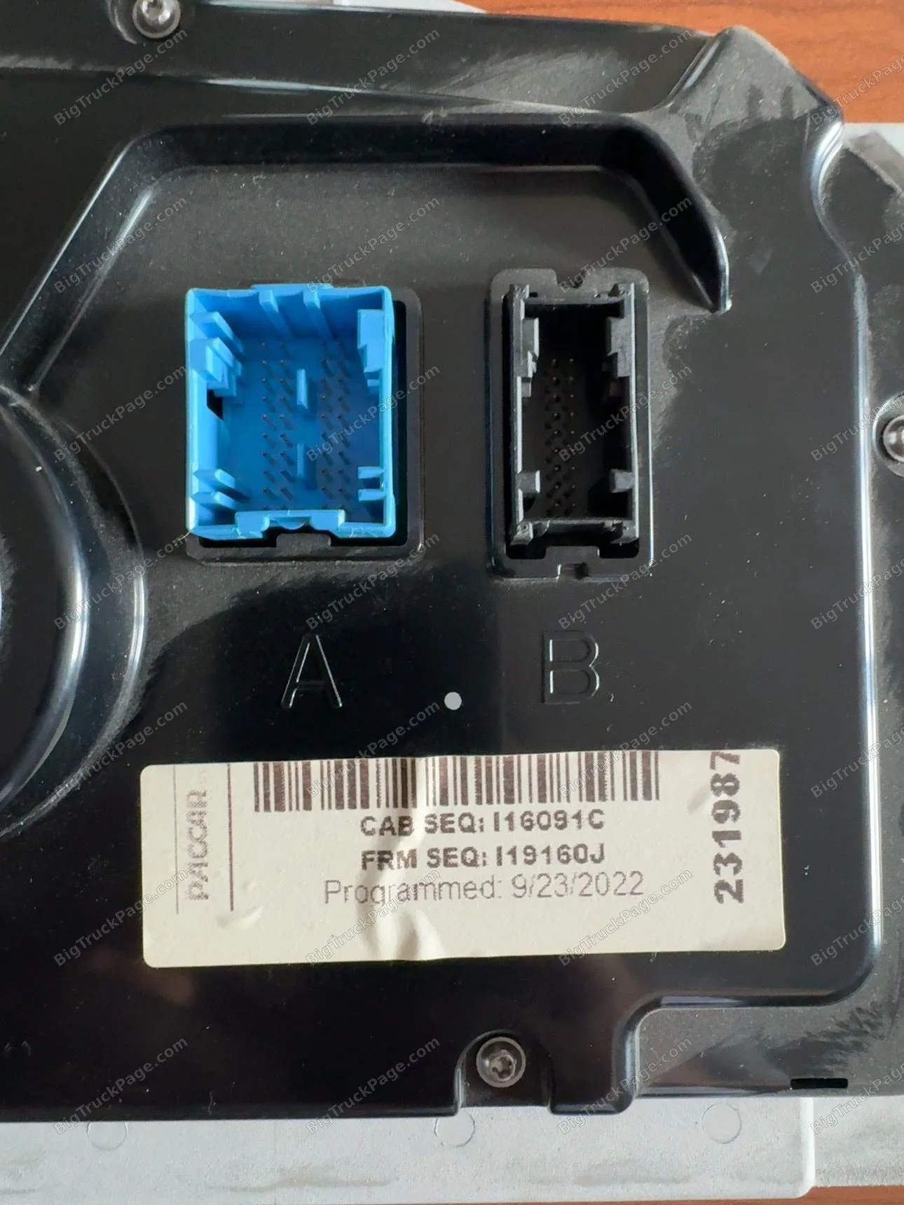 PACCAR Q43-1202-100-100 Kenworth 15in Digital Instrument Cluster Display OEM (used) — photo 3 in Strafford, MO | BigTruckPag…