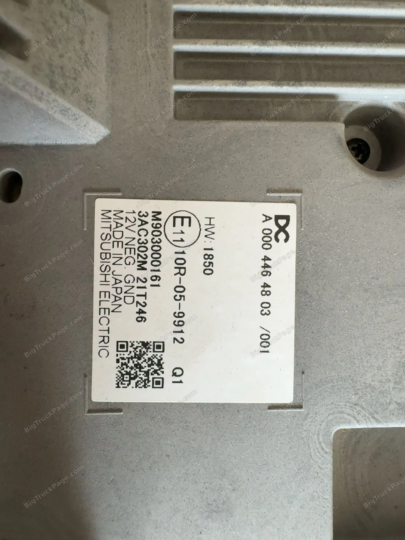 OEM Freightliner Cascadia Display Screen Monitor A0004464803 Mitsubishi OEM (used) — photo 3 | BigTruckPage.com