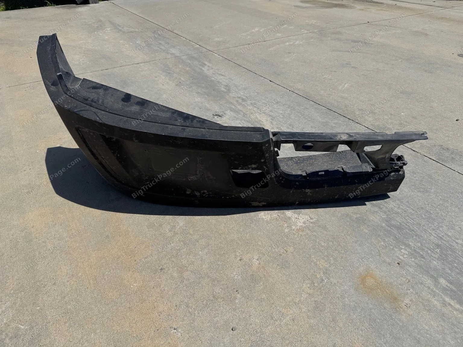 2022+ Peterbilt 579 Gen 2 RH Passenger Side Front Bumper End Cap Corner OEM Next Gen (used) — photo 4 in Strafford, MO | Big…