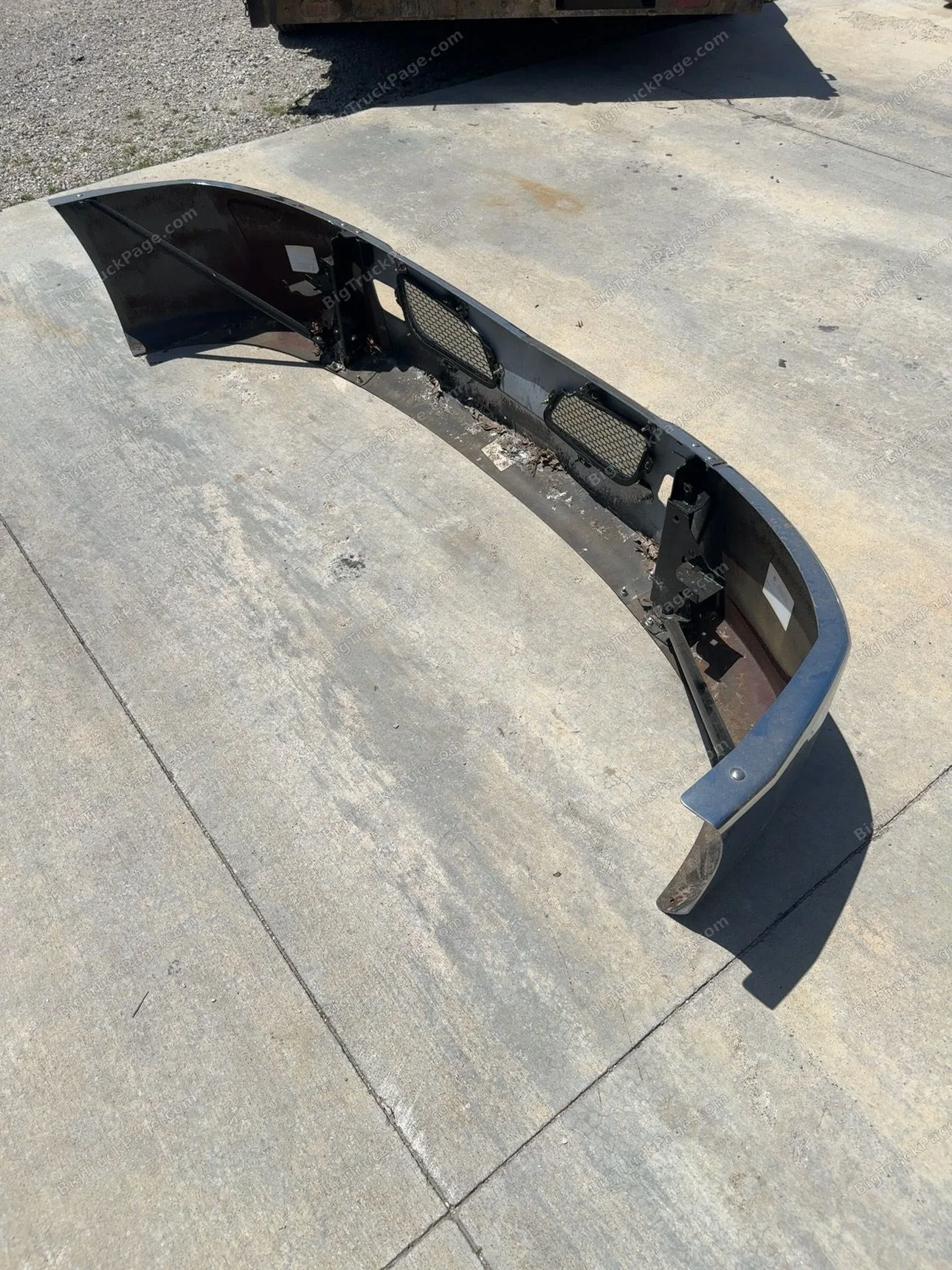 2022-2025 Peterbilt 579 Next Gen OEM Chrome Front Bumper Assembly Complete Genuine (used) — photo 4 in Strafford, MO | BigTr…