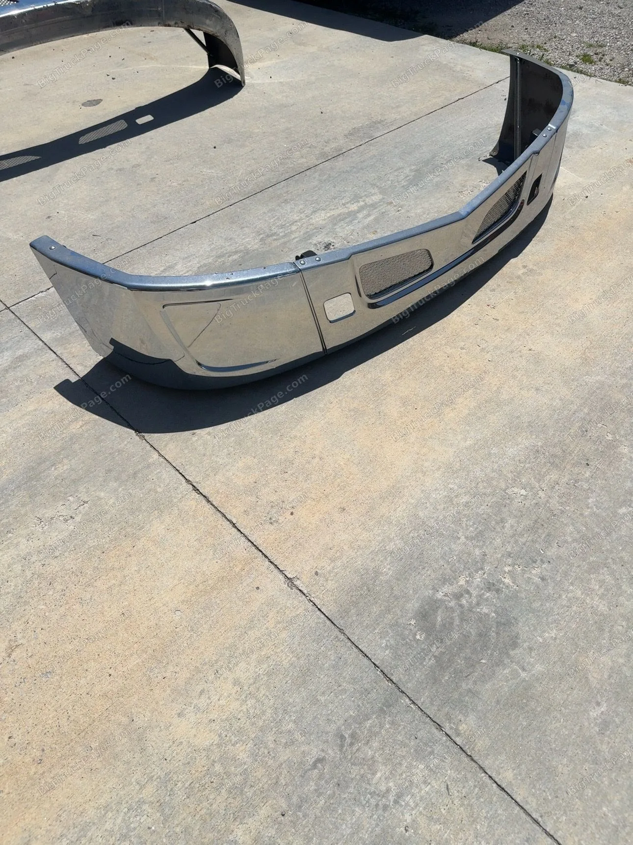 2022-2025 Peterbilt 579 Next Gen OEM Chrome Front Bumper Assembly Complete Genuine (used) — photo 5 in Strafford, MO | BigTr…