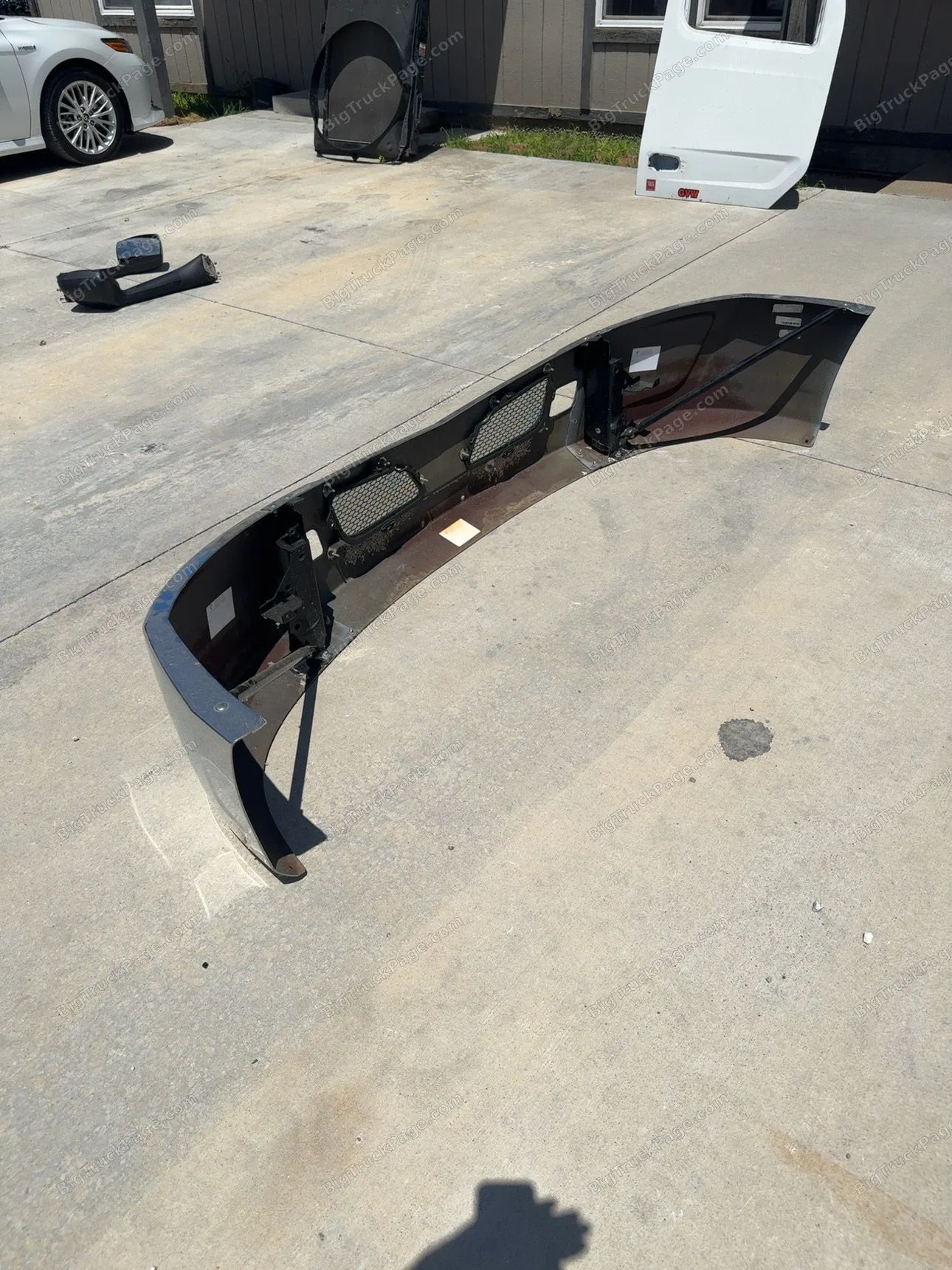 2022-2026 Peterbilt 579 Next Gen Chrome Front Bumper N71-6189 Used (used) — photo 2 in Strafford, MO | BigTruckPage.com