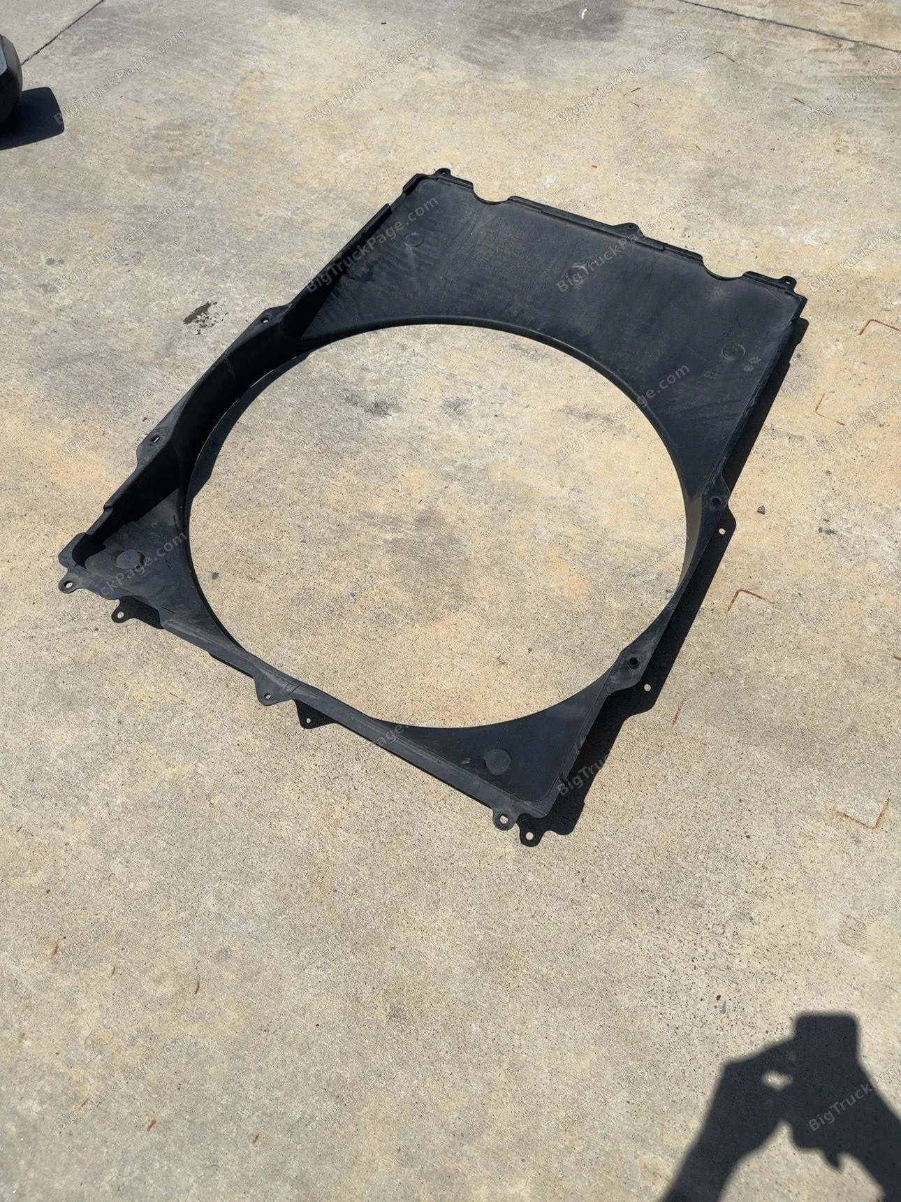 OEM PACCAR NM915001 Fan Shroud Peterbilt 579 Kenworth T680 Next Gen