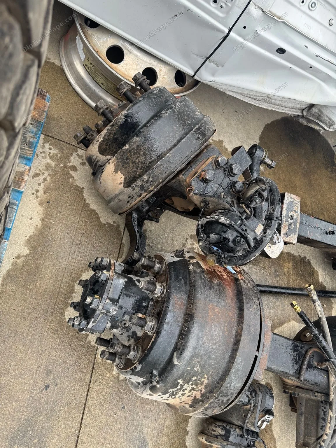Meritor 4x4 Front Drive Axle Rear Axle & Transfer Case Set Navistar RS23160 OEM (used) — photo 4 in Strafford, MO | BigTruck…