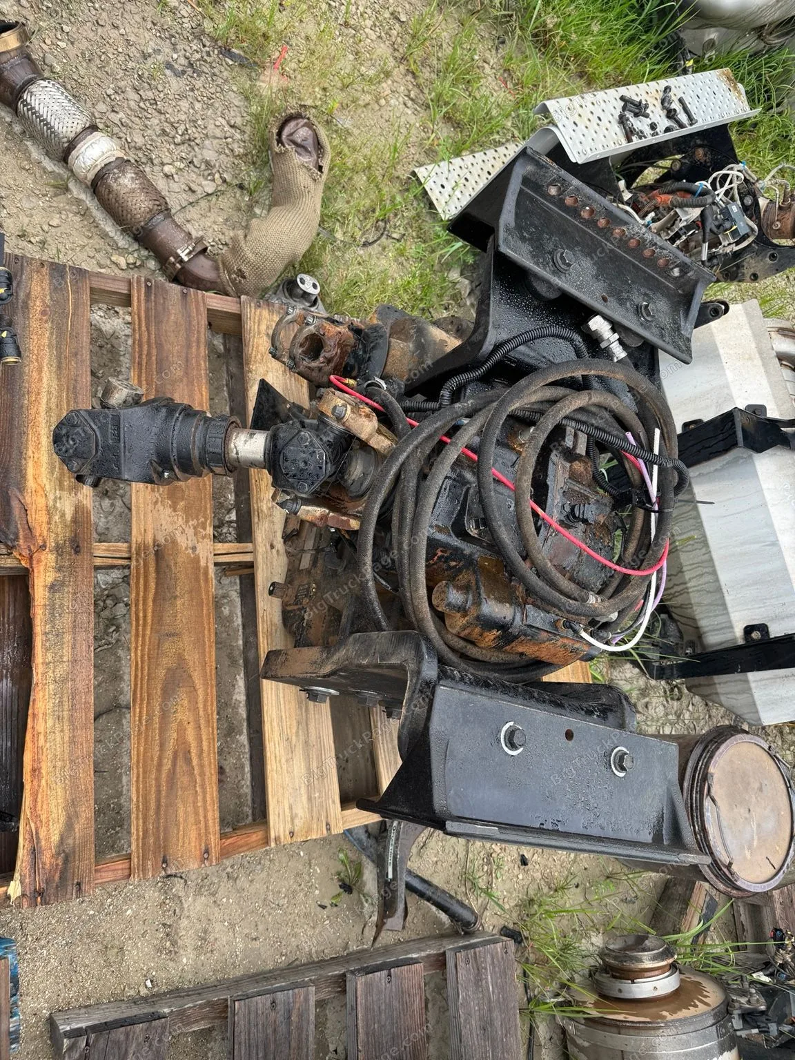 Meritor 4x4 Front Drive Axle Rear Axle & Transfer Case Set Navistar RS23160 OEM (used) — photo 10 in Strafford, MO | BigTruc…