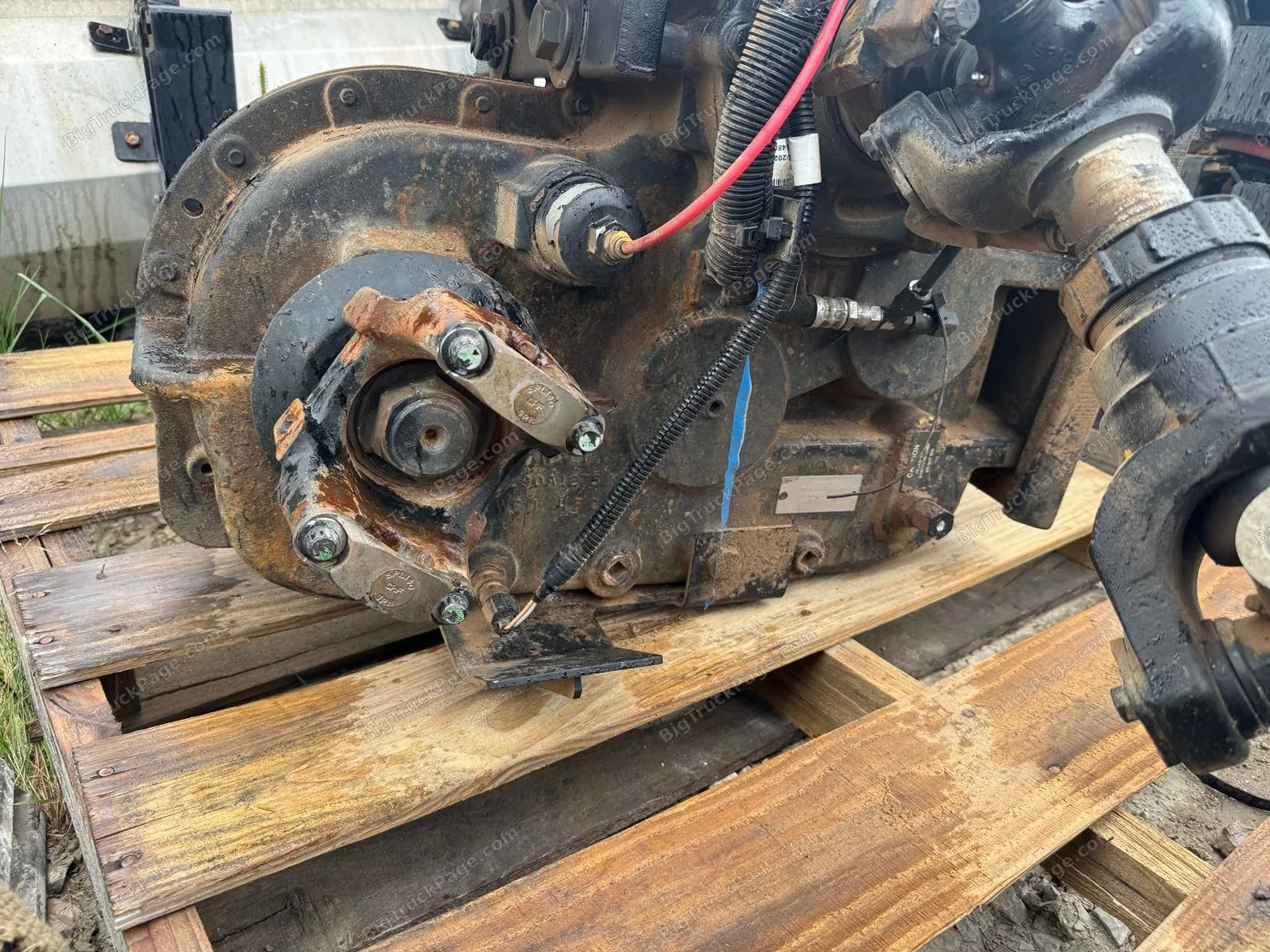 Meritor 4x4 Front Drive Axle Rear Axle & Transfer Case Set Navistar RS23160 OEM (used) — photo 11 in Strafford, MO | BigTruc…