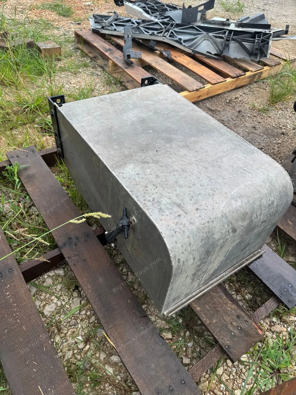 OEM Peterbilt Aluminum Battery Box Assembly Complete w/ Mounting Brackets 