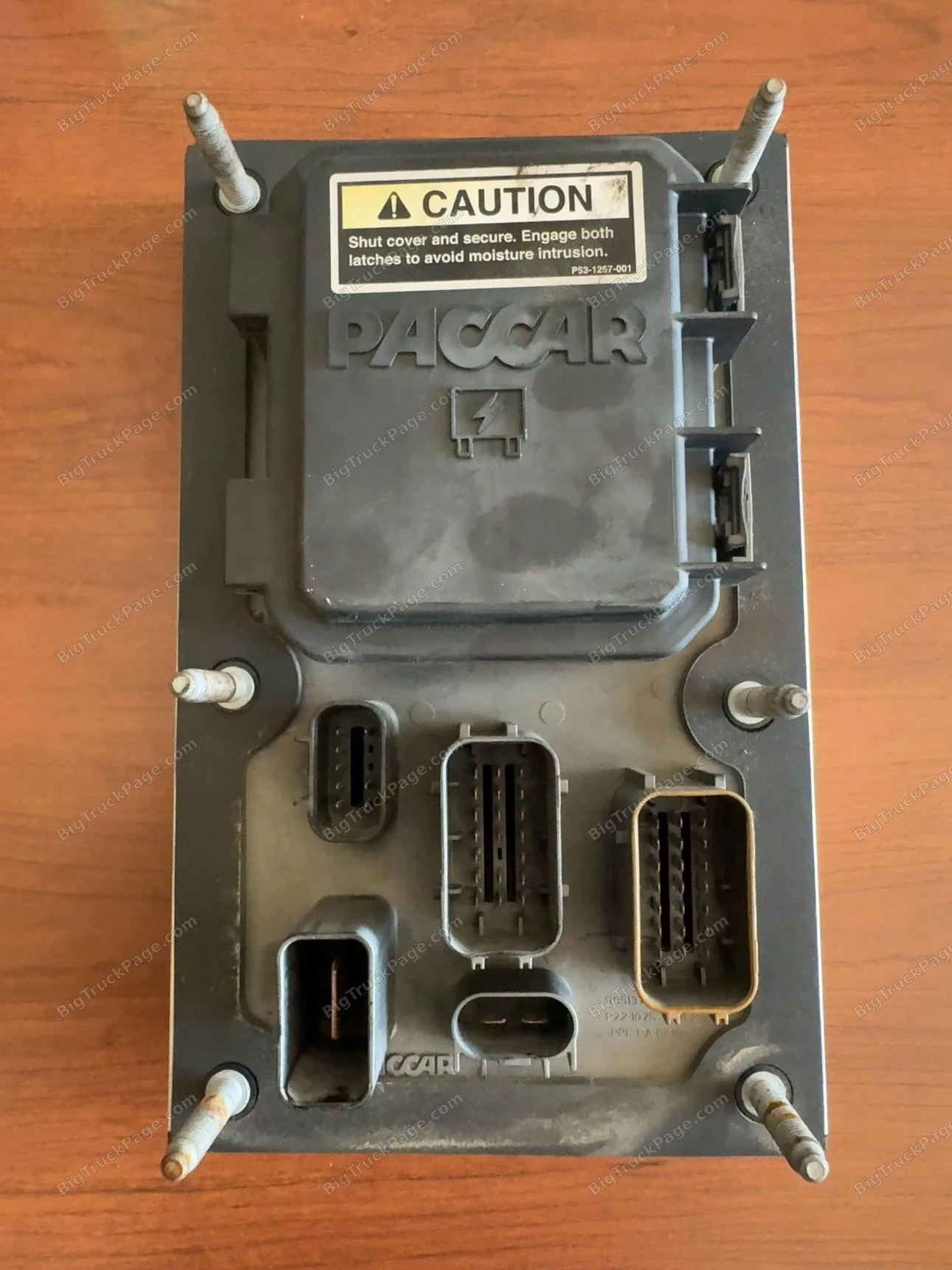 PACCAR P27-1287-0101 Power Distribution Module Fuse Relay Box Kenworth Peterbilt (used) — photo 2 in Strafford, MO | BigTruc…