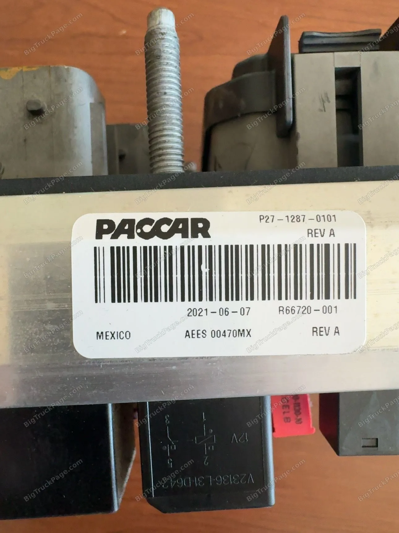 PACCAR P27-1287-0101 Power Distribution Module Fuse Relay Box Kenworth Peterbilt (used) — photo 3 in Strafford, MO | BigTruc…