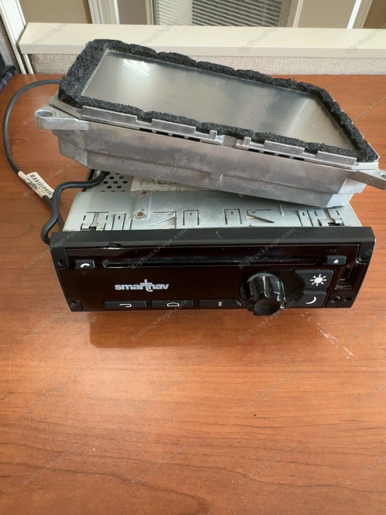 Peterbilt SmartNav Radio Screen 24126173 24139174 PP107006-6012100000 OEM